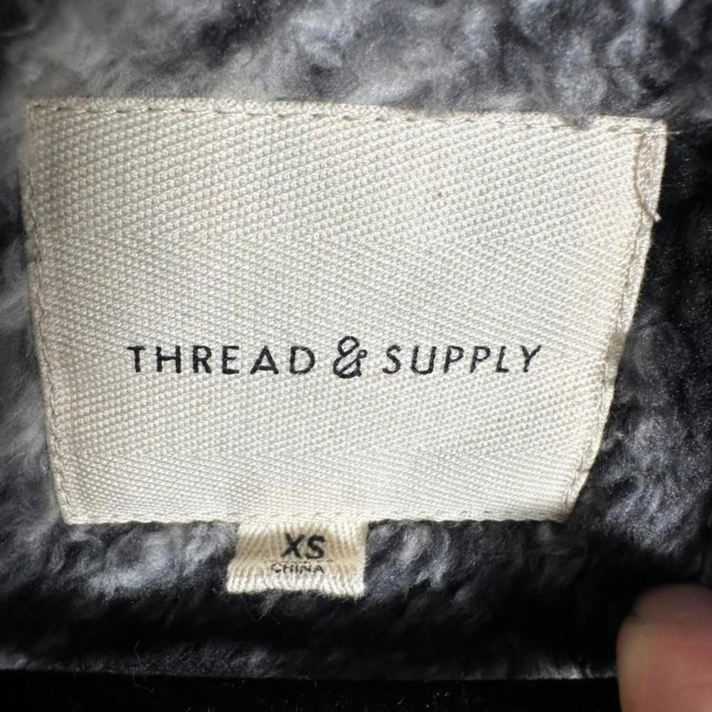 W83. Thread & Supply black + white plaid fleece jacket Size XS - Picture 2 of 5